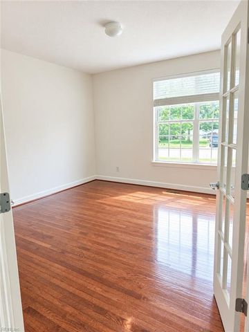 1412 Kemp Bridge LN, Chesapeake, VA 23320