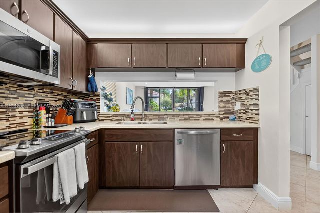 4588 Carambola Cir S 27219, Coconut Creek, FL 33066