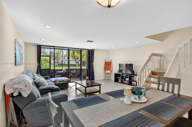 4588 Carambola Cir S 27219, Coconut Creek, FL 33066