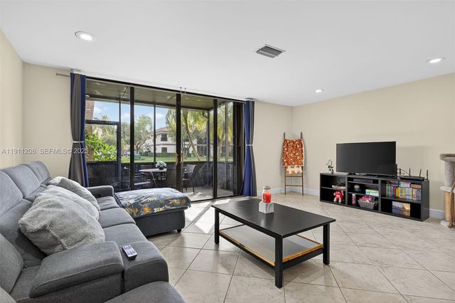 4588 Carambola Cir S 27219, Coconut Creek, FL 33066