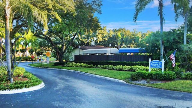 4588 Carambola Cir S 27219, Coconut Creek, FL 33066