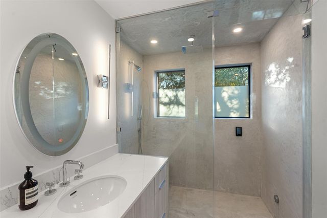 2503 Dip CV, Austin, TX 78704