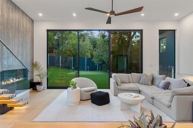 2503 Dip CV, Austin, TX 78704