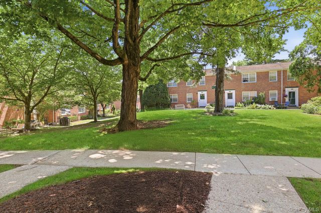 186 Pinewood Road 56, Hartsdale, NY 10530