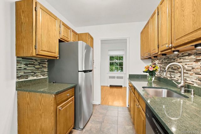 186 Pinewood Road 56, Hartsdale, NY 10530