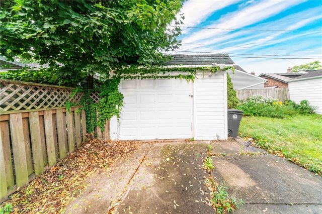 3114 W 160th Street, Cleveland, OH 44111