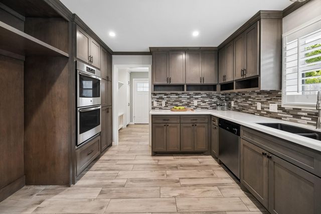 11007 Cranbrook Road, Houston, TX 77042
