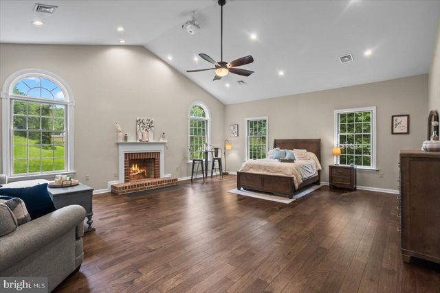 786 ARBOR DR, Red Lion, PA 17356