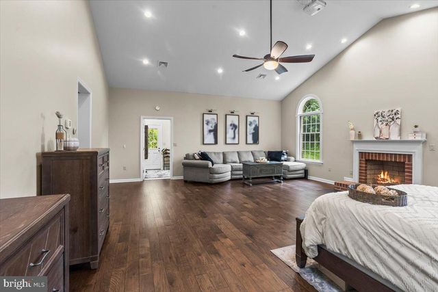 786 ARBOR DR, Red Lion, PA 17356