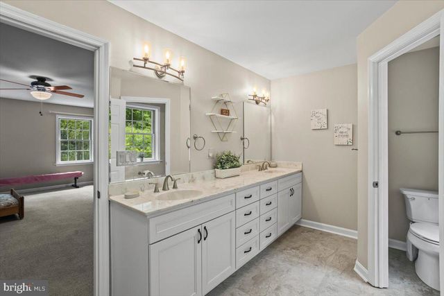 786 ARBOR DR, Red Lion, PA 17356