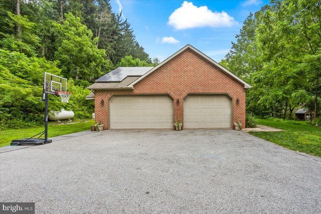 786 ARBOR DR, Red Lion, PA 17356