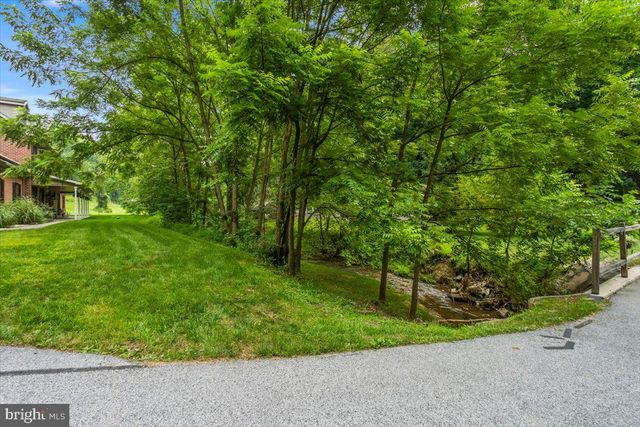 786 ARBOR DR, Red Lion, PA 17356