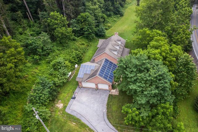 786 ARBOR DR, Red Lion, PA 17356