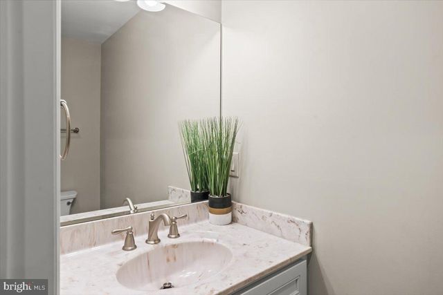 786 ARBOR DR, Red Lion, PA 17356