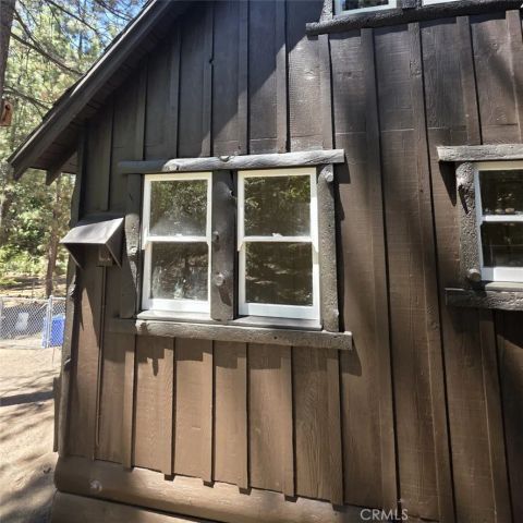 512 Rainbow Boulevard, Big Bear City, CA 92314