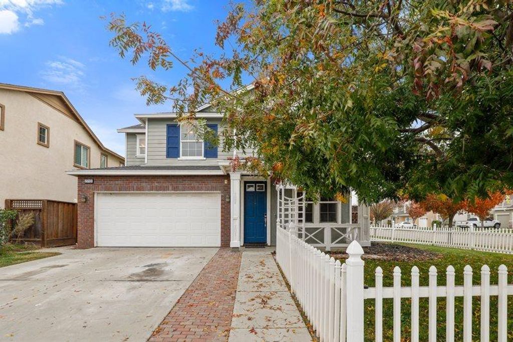 2713 Nostalgia St, Manteca, CA 95337