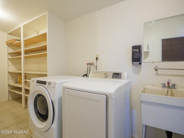 9614 E Burnett Street, Tucson, AZ 85730