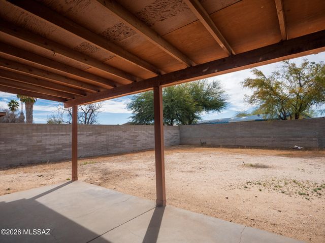 9614 E Burnett Street, Tucson, AZ 85730