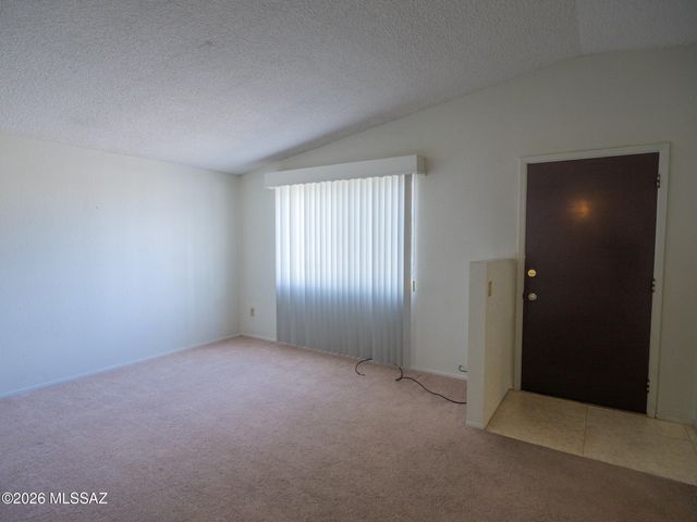 9614 E Burnett Street, Tucson, AZ 85730