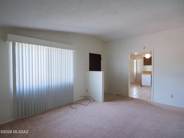 9614 E Burnett Street, Tucson, AZ 85730