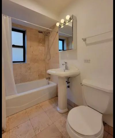 681 W Wrightwood Avenue 1E, Chicago, IL 60614