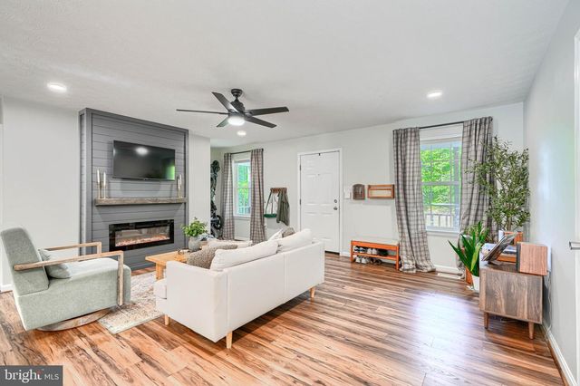 30126 EDINBOROUGH DR, Mechanicsville, MD 20659