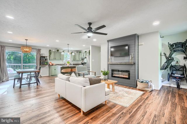 30126 EDINBOROUGH DR, Mechanicsville, MD 20659