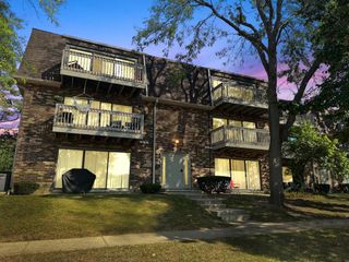 209 W Court of Shorewood 3A, Vernon Hills, IL 60061