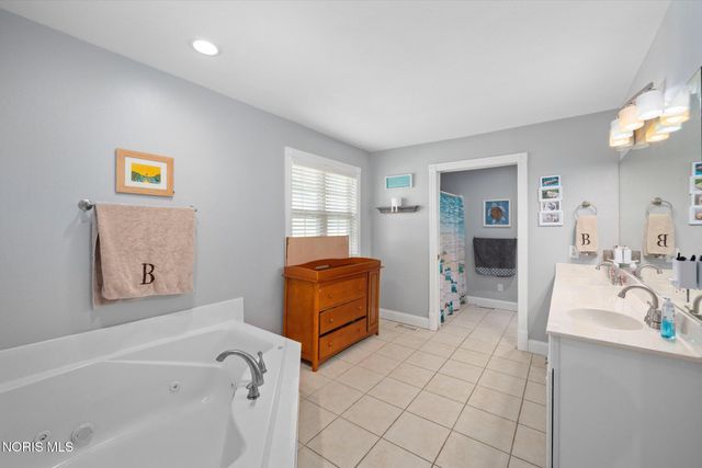4530 Cam Bay Court, Maumee, OH 43537