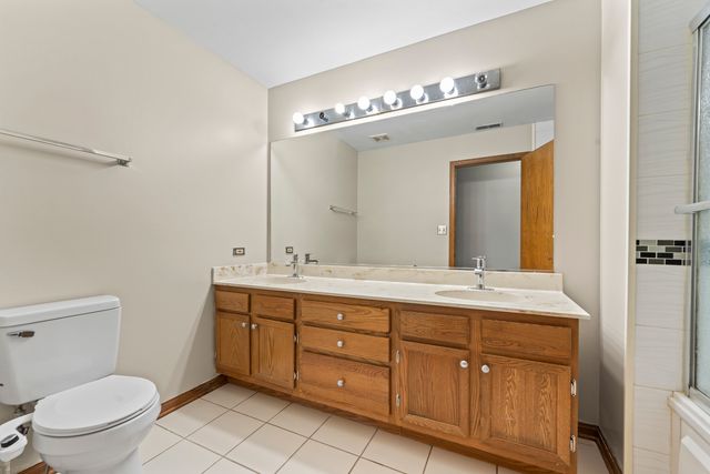 10930 Jodan Drive, Oak Lawn, IL 60453