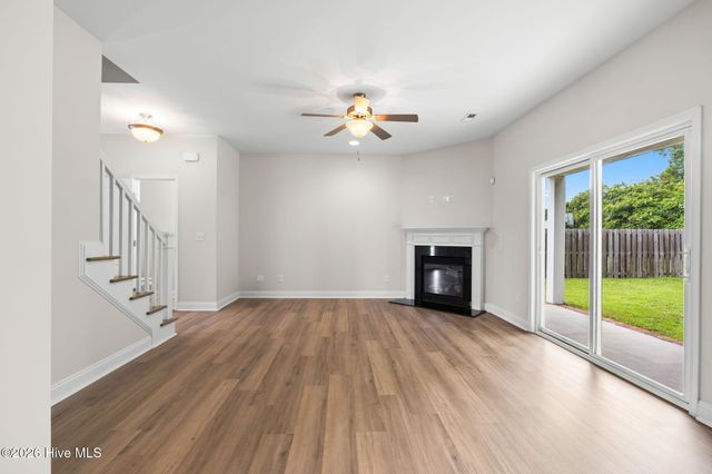 8064 W Highcroft Drive NE, Leland, NC 28451