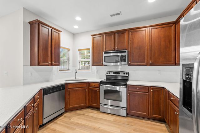 8064 W Highcroft Drive NE, Leland, NC 28451