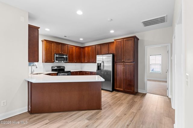 8064 W Highcroft Drive NE, Leland, NC 28451