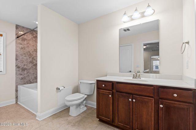 8064 W Highcroft Drive NE, Leland, NC 28451