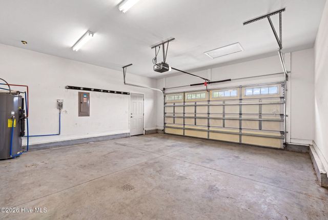 8064 W Highcroft Drive NE, Leland, NC 28451