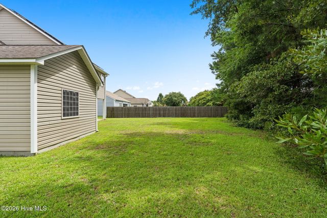 8064 W Highcroft Drive NE, Leland, NC 28451