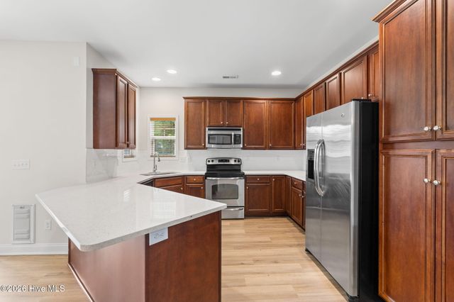 8064 W Highcroft Drive NE, Leland, NC 28451