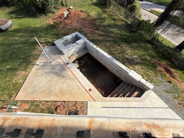 620 Cross Trail Drive, Charlotte, NC 28204