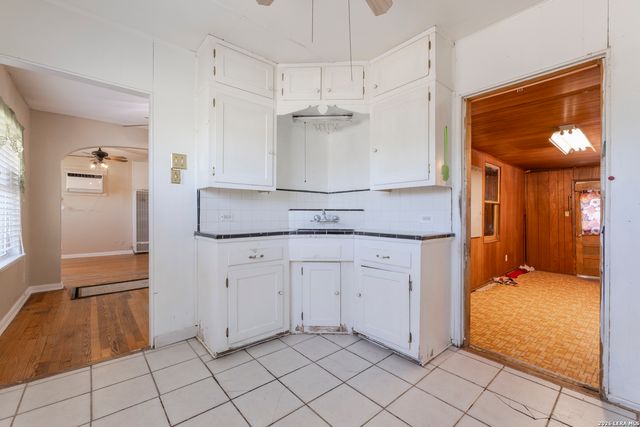 450 Westminster, San Antonio, TX 78228