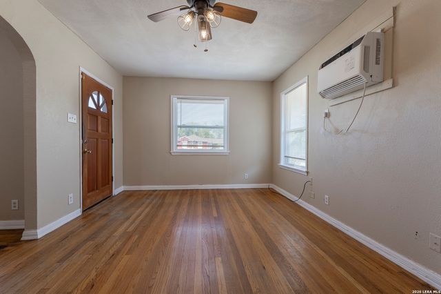 450 Westminster, San Antonio, TX 78228