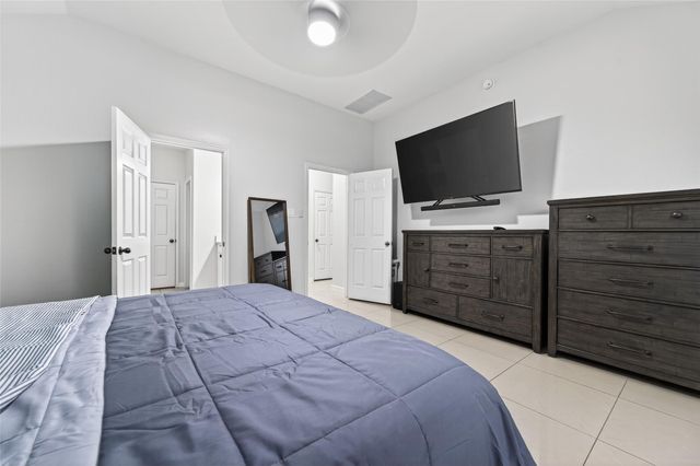 4492 Gran Canary Drive, League City, TX 77573