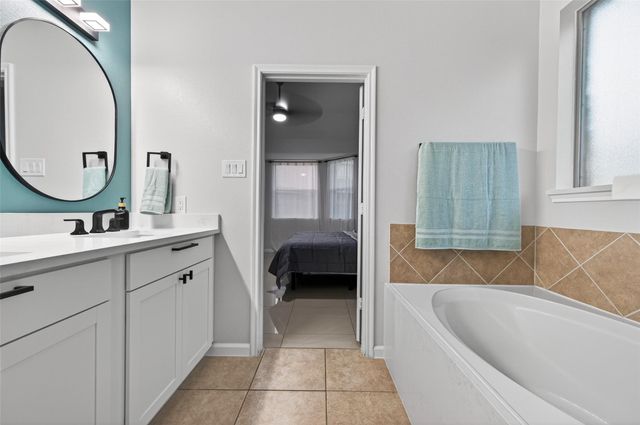 4492 Gran Canary Drive, League City, TX 77573