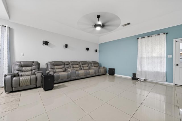 4492 Gran Canary Drive, League City, TX 77573