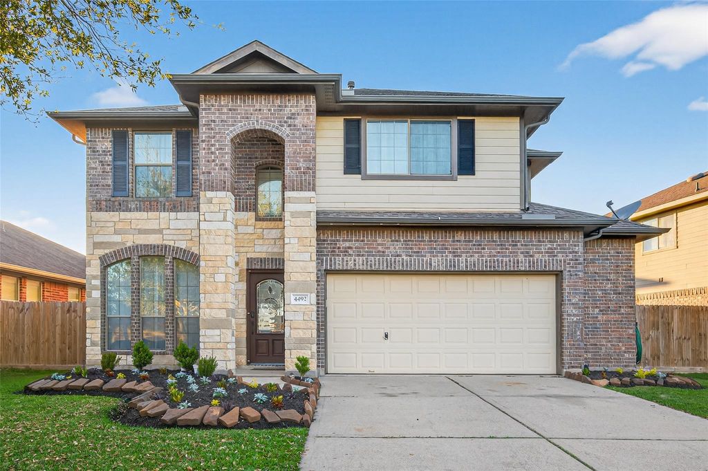 4492 Gran Canary Drive, League City, TX 77573