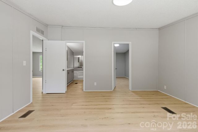 6490 Willow Road, Hendersonville, NC 28739