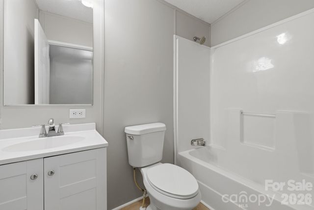 6490 Willow Road, Hendersonville, NC 28739