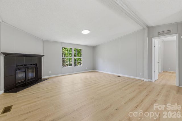 6490 Willow Road, Hendersonville, NC 28739