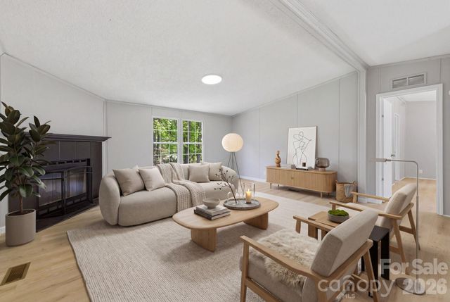 6490 Willow Road, Hendersonville, NC 28739