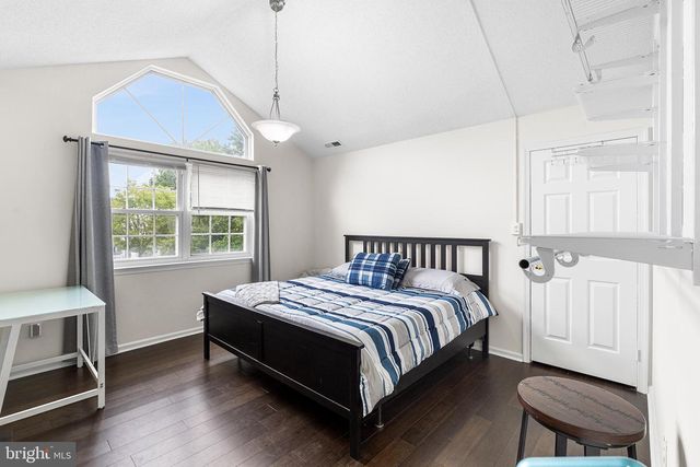 106 BIRCH HOLLOW DR, Bordentown, NJ 08505