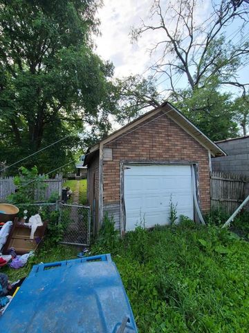 15240 Turlington Avenue, Harvey, IL 60426